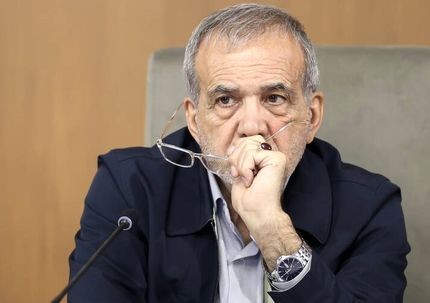 پزشکیان: ضوابط فضای مجازی را تعیین تکلیف خواهیم کرد