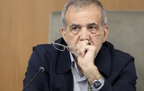 پزشکیان: ضوابط فضای مجازی را تعیین تکلیف خواهیم کرد