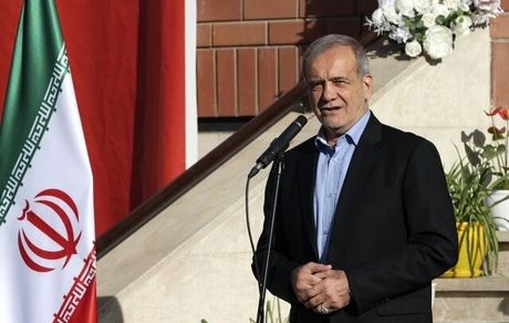 رئیس جمهور: شما دانش آموزان، طلا هستید