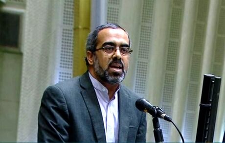 مردم ۴۰ میلیارد دلار و ارز در خانه دارند / ۳ درصد بازار ارز غیررسمی است و آن قیمت را تعیین می‌کند