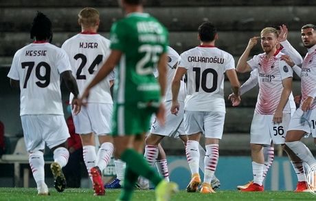 میلان ۲ (۹) - ریو آوه ۲ (۸) / صعود دشوار روسونری به مرحله گروهی لیگ اروپا