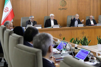 رئیس جمهور: استراتژی دشمن این است که نیروهای تاثیرگذار و توانمند مورد بی‌مهری قرار گیرند و ناراضی شوند