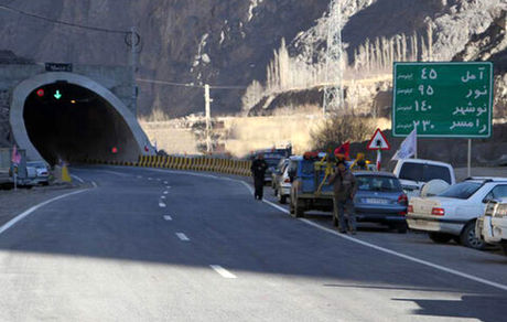 محور هراز همچنان مسدود است