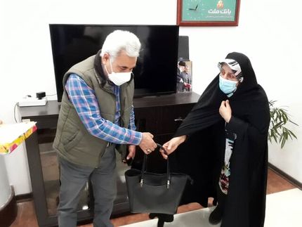 بازگرداندن پول و طلای جامانده به مسافر توسط راننده گرگانی