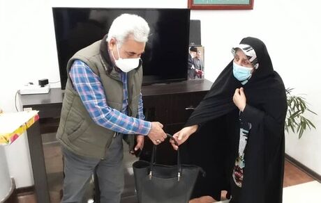 بازگرداندن پول و طلای جامانده به مسافر توسط راننده گرگانی