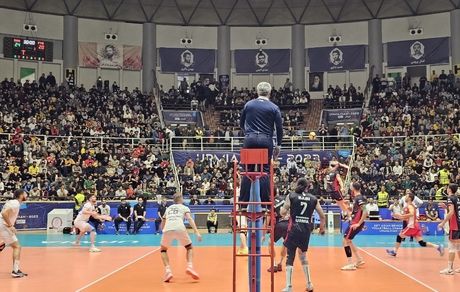 لیگ برتر والیبال: شهرداری ارومیه، پیکان را شکست داد و صدرنشین ماند / فولاد سیرجان به مدعیان بازگشت