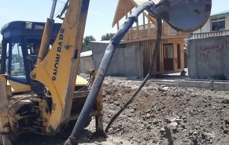 انشعاب‌های غیرمجاز آب ۲۲۸ باغ ویلا در نظرآباد قطع شد