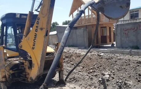 انشعاب‌های غیرمجاز آب ۲۲۸ باغ ویلا در نظرآباد قطع شد