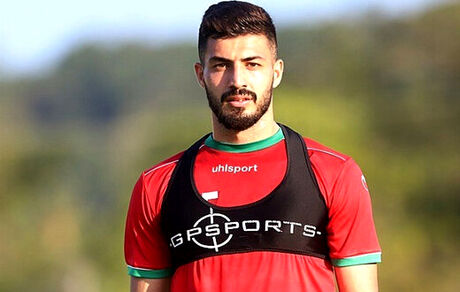 دهقانی در یک‌قدمی پرسپولیس