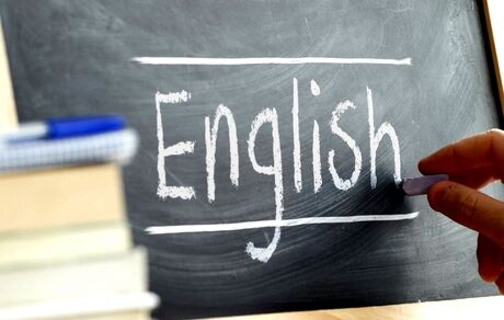 برای دانش آموزان، زبان انگلیسی نه ولی زبان عربی اجباری است
