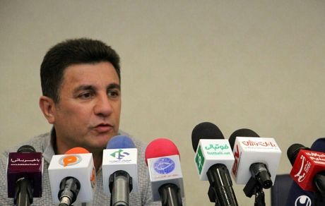 قلعه‌نویی: دیدار با پیکان برای ما حکم فینال را داردو