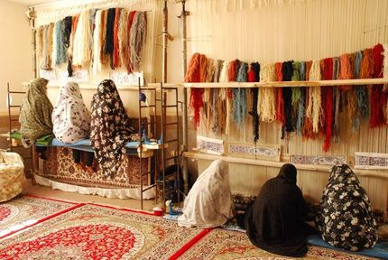 جزئیات پرداخت ۷۰ درصد حق بیمه قالیبافان توسط دولت