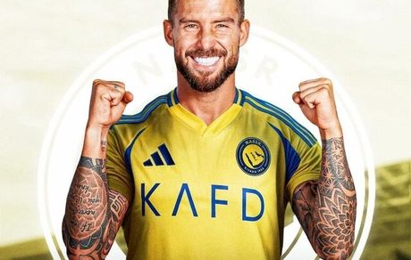 النصر عربستان مدافع مورد اعتماد سرمربی بارسلونا را جذب کرد