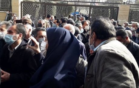 بیانیه بازنشستگان تامین اجتماعی: مستمری‌ها ۵۰ درصد افزایش یابد/ به بازنشستگان عیدی بدهید