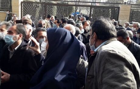 بیانیه بازنشستگان تامین اجتماعی: مستمری‌ها ۵۰ درصد افزایش یابد/ به بازنشستگان عیدی بدهید