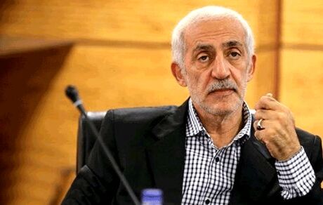 حمله محمد دادکان به تاج و وزارت ورزش 