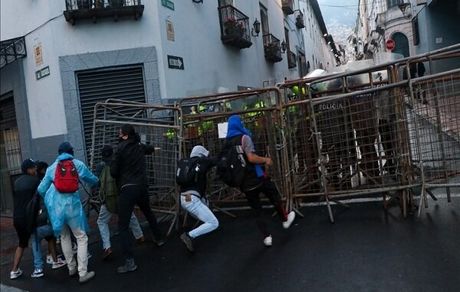 اعتراضات ضددولتی در اکوادور/ ۴۳ نفر زخمی و ۳۷ تَن بازداشت شدند