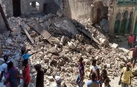 تلفات زلزله هائیتی به ۱۴۱۹ نفر افزایش یافت/۶۹۰۰ نفر زخمی شدند