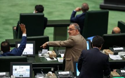 انتقاد تند زاکانی از تایید اعتبارنامه تاجگردون: کمیسیون تحقیق رفوزه شد /تاجگردون شبیه اکبر طبری است