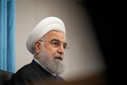 حسن روحانی: شرکت همگانی در اجتماعات مردمی پاسخی به ندای پاسداری از وطن در مقابل توطئه بیگانگان است
