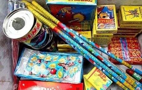 کشف بیش از ۹۶ هزار عدد انواع مواد محترقه در ارومیه