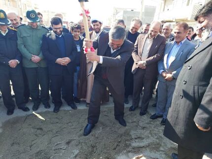 کلنگ سامانه فاضلاب تکاب به زمین زده شد