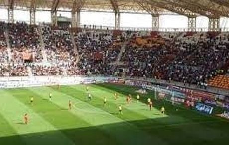 بازی فولاد خوزستان و تراکتور تبریز با تماشاگر شد