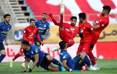بازی استقلال و تراکتور به تاخیر افتاد