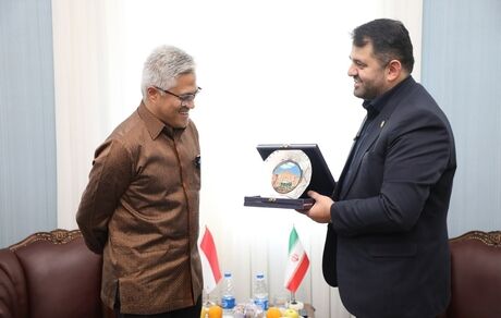 دیدار و گفت و گوی سفیر اندونزی و شهردار ارومیه