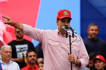 مادورو: آمریکا کودتا و تغییر حکومت در دیگر کشورها را کنار بگذارد
