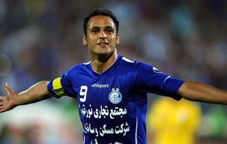 آقای گل سابق استقلال کرونا گرفت