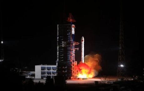 چین ماهواره ارتباطی به مدار زمین فرستاد