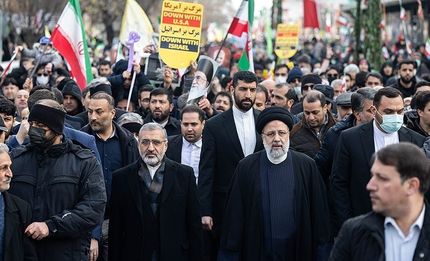 حضور رییس جمهور در راهپیمایی ۲۲ بهمن