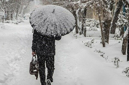 بارش برف در ۱۲ استان/افزایش غلظت آلاینده‌های جوی