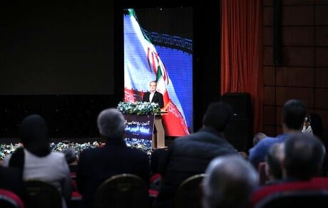 رئیس جمهور: یک جا ماندن یعنی مرده‌ایم / باید به برنامه‌های خود سرعت ببخشیم