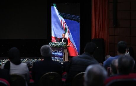 رئیس جمهور: یک جا ماندن یعنی مرده‌ایم / باید به برنامه‌های خود سرعت ببخشیم
