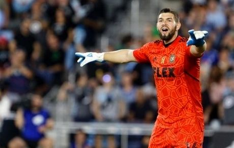 دروازه‌بان کانادا بدلیل شکستگی پا، جام جهانی را از دست داد