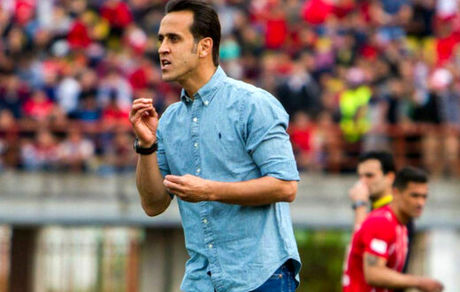 تسلیت علی کریمی به آندو در پی درگذشت سرژیک تیموریان/ عکس