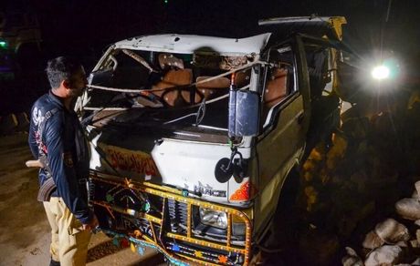 ۳۴ کشته و زخمی در تصادف مرگبار مینی‌بوس در پاکستان