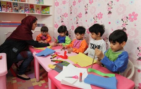 آموزش زبان خارجه در مهدهای کودک ممنوع است