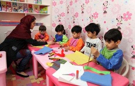 آموزش زبان خارجه در مهدهای کودک ممنوع است