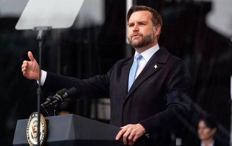 معاون رئیس جمهور آمریکا: تصمیم درخصوص ایران با ترامپ است