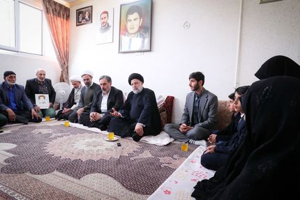 باید حرمت خون شهدا را حفظ کرد