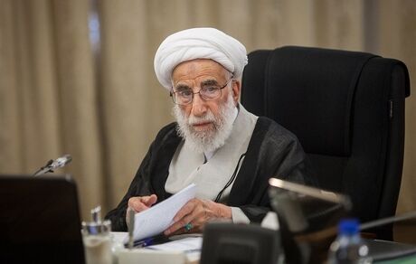 آیت الله جنتی: تحریم‌ها نتوانست در بالاترین سطح خود کاری پیش ببرد/ آمریکا در حال متلاشی شدن است