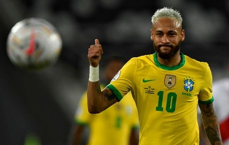 نیمار تنها سه گل تا رکورد پله