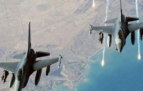 
پرواز ده‌ها جنگنده آمریکایی بر فراز پایگاه هوایی عین‌الاسد در عراق
