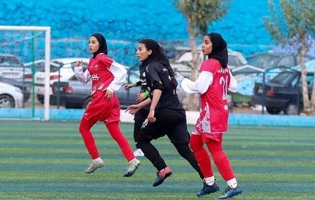 صعود  پرسپولیس و فراایساتیس به لیگ برتر فوتبال بانوان