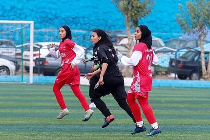 صعود  پرسپولیس و فراایساتیس به لیگ برتر فوتبال بانوان