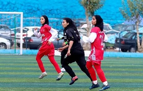 صعود  پرسپولیس و فراایساتیس به لیگ برتر فوتبال بانوان