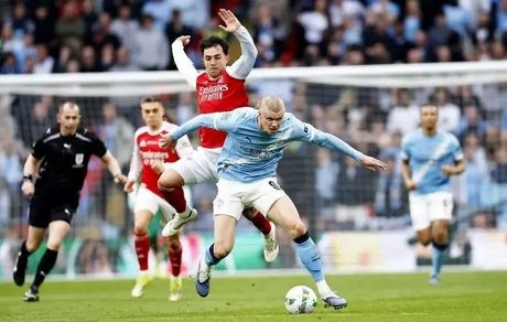 منچسترسیتی با شکست آرسنال قهرمان شد